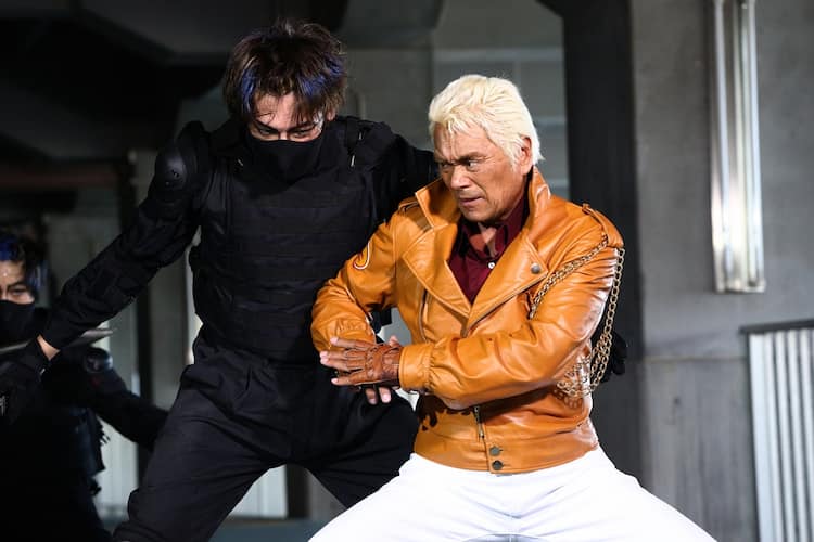 ギャバンvsデカレンジャー に 初代ギャバン 大葉健二が参戦 神谷浩史も参加 映画ナタリー