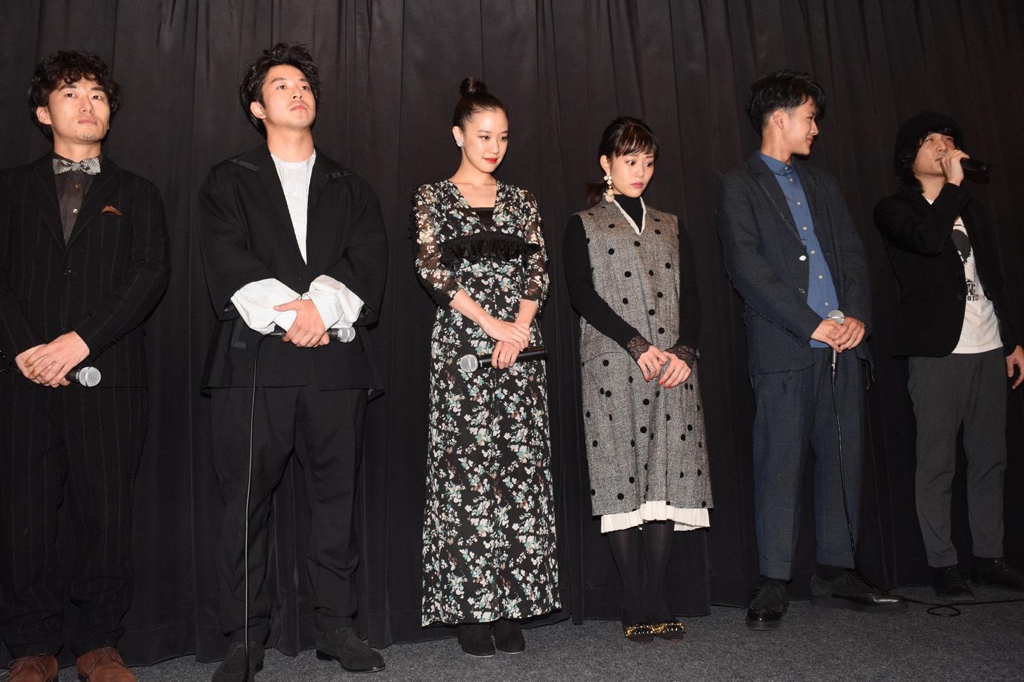 「アズミ・ハルコは行方不明」初日舞台挨拶の様子。