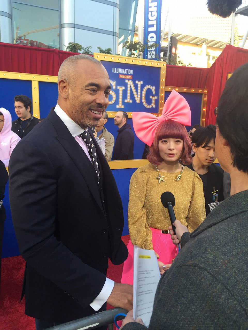 左からハービー・メイソン Jr.、きゃりーぱみゅぱみゅ。
