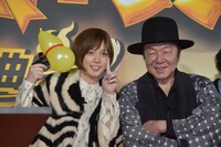 “度胸のロシアンバルーン対決”の様子。