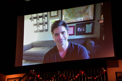 コメント映像を寄せた、ジェシー役のジョン・ステイモス。