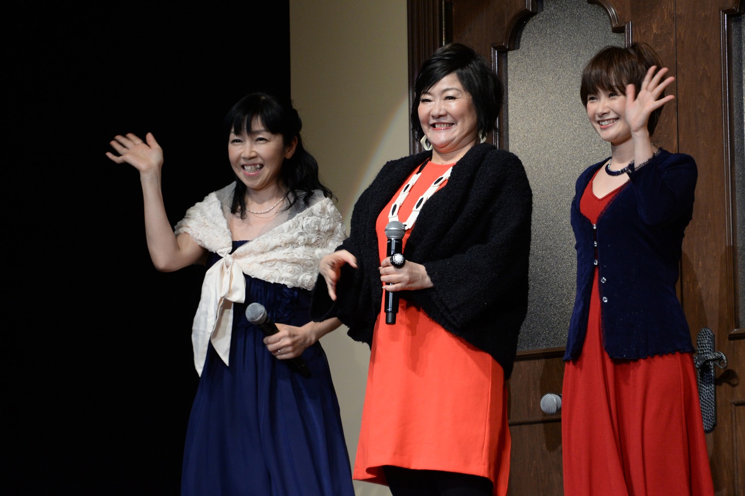 日本語吹替版のキャストたち。左から伊藤美紀、坂本千夏、大谷育江。