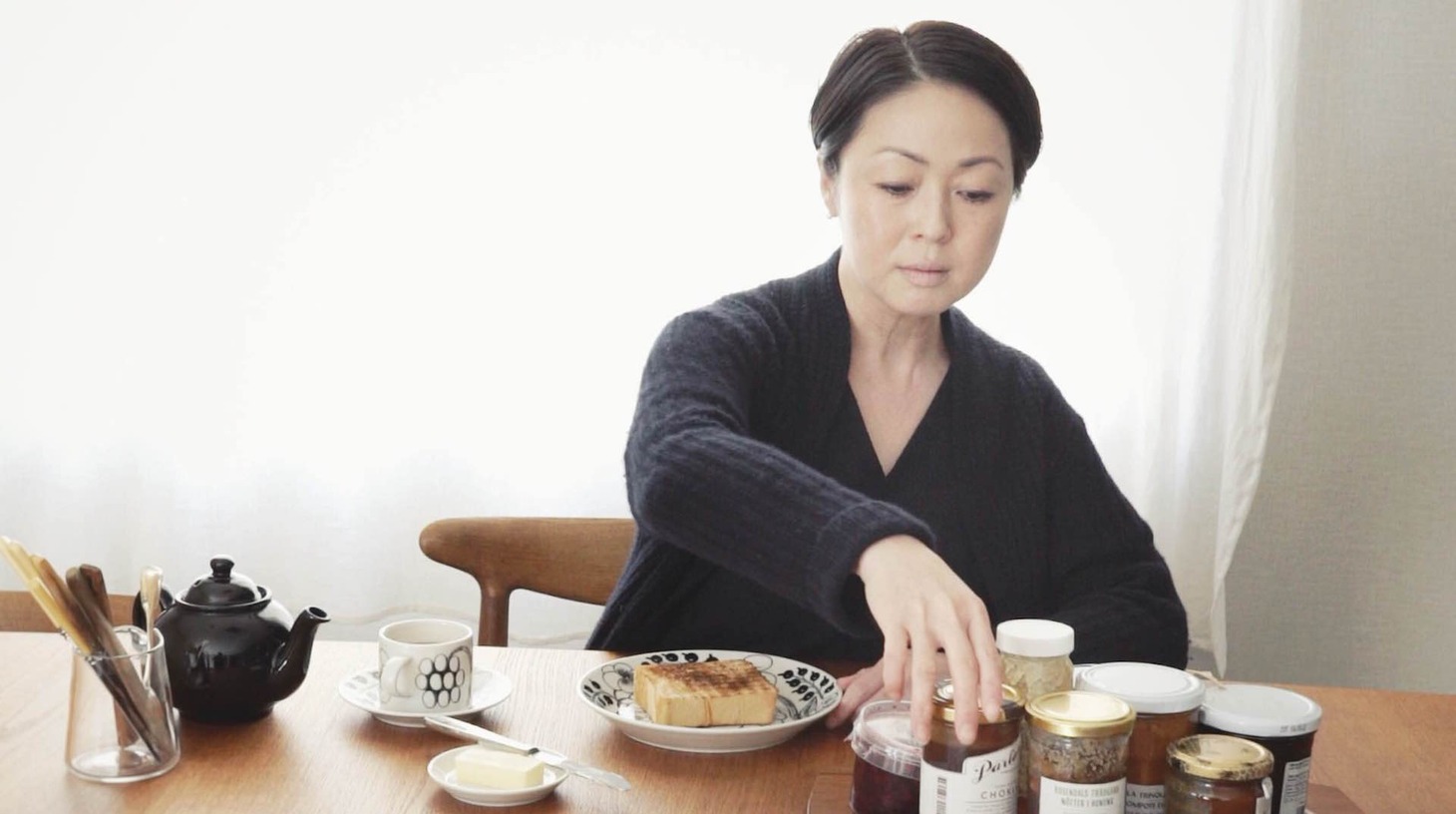「74歳のペリカンはパンを売る。」