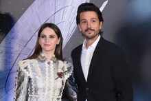 左からフェリシティ・ジョーンズ、ディエゴ・ルナ。