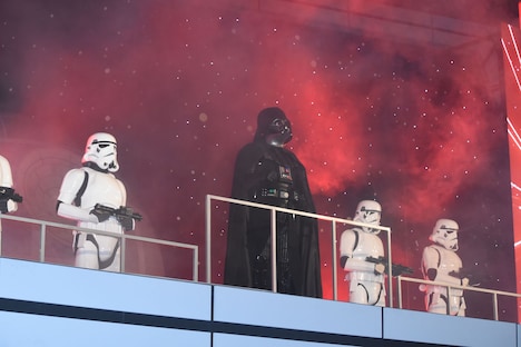 ダース・ベイダー（中央）