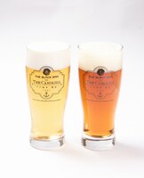 左からエールビール、ラガー（各950円）。