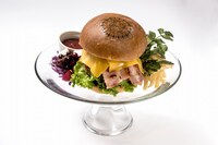 スコッチエッグの和牛ハンバーガー～悪魔との契約の印～（1706円）