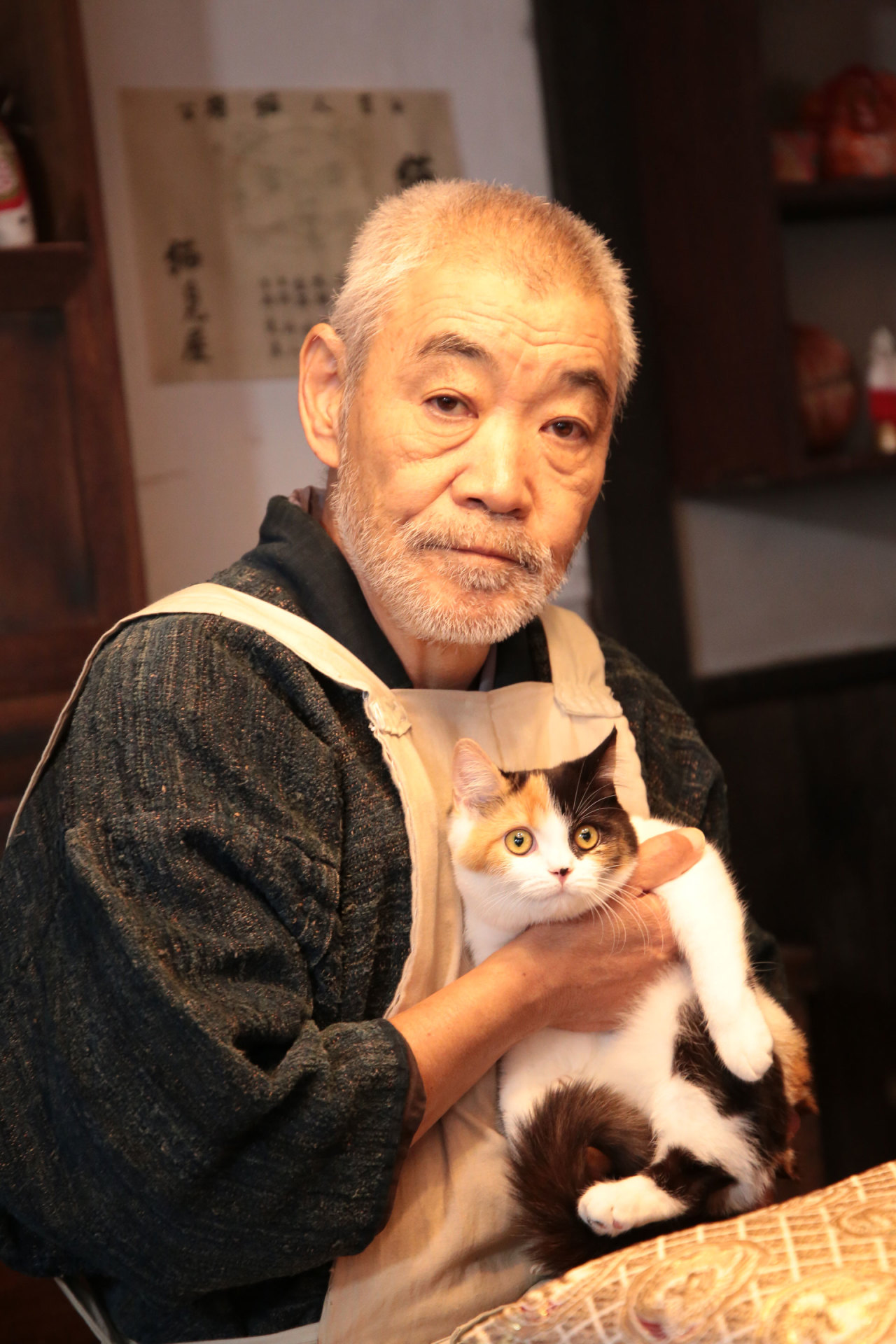 「猫忍」で苅谷崎を演じる柄本明。