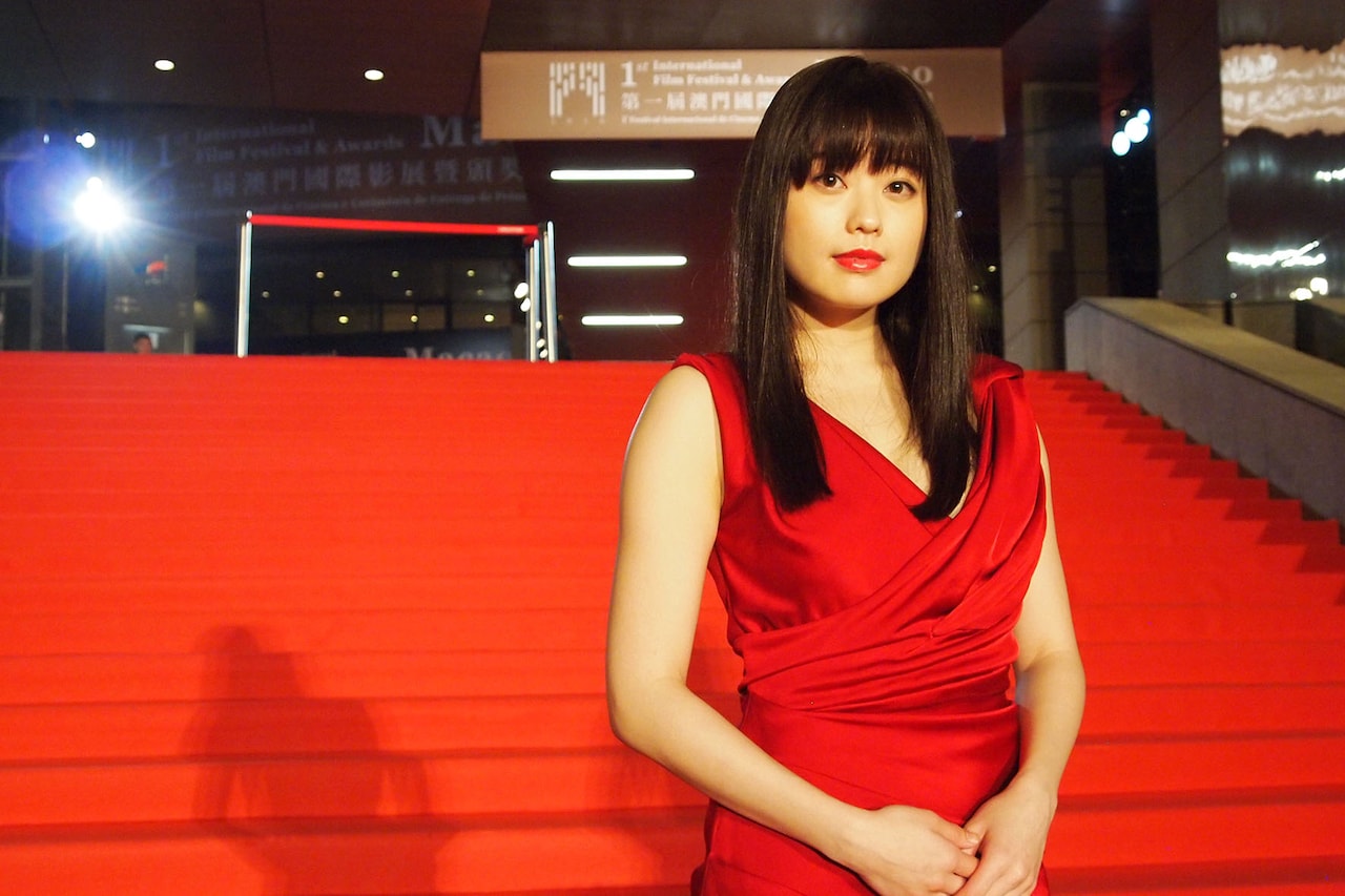 「ANTIPORNO」冨手麻妙、監督の園子温に背中押されマカオ映画祭出席