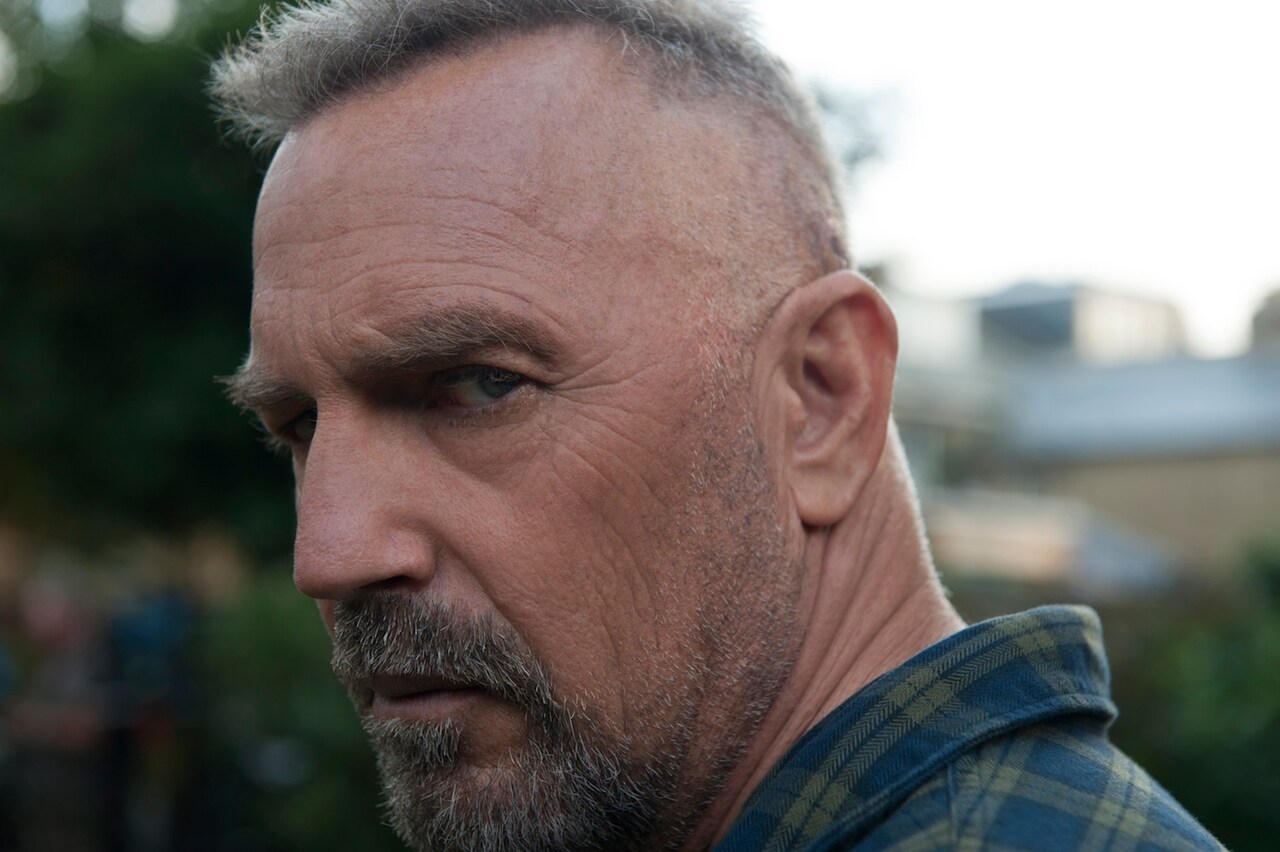 ケヴィン・コスナー主演「クリミナル」新予告、記憶移植された男がテロの脅威に挑む