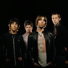 オアシスの2009年フジロックライブ映像を上映、グッズ付き入場券も販売