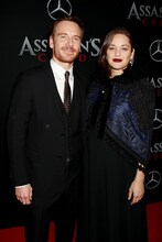 左からマイケル・ファスベンダー、マリオン・コティヤール。