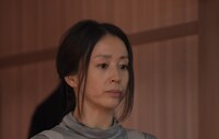 北斗の母親・端爪美砂子を演じる中村優子。