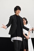 仮面ライダーゴーストの変身を披露する西銘駿。