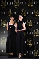 エル シネマ大賞2016授賞式にて、左から菅原小春、黒木華。