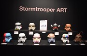 著名人がデザインしたストームトルーパーのヘルメット。