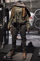 「映画『ローグ・ワン／スター・ウォーズ・ストーリー』公開記念 もうひとつのスター・ウォーズ展」展示の様子。