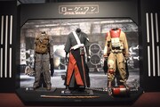 「映画『ローグ・ワン／スター・ウォーズ・ストーリー』公開記念 もうひとつのスター・ウォーズ展」展示の様子。