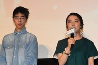 クイズ正解者と上白石萌音。