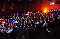 「君の名は。」大合唱上映会の様子。