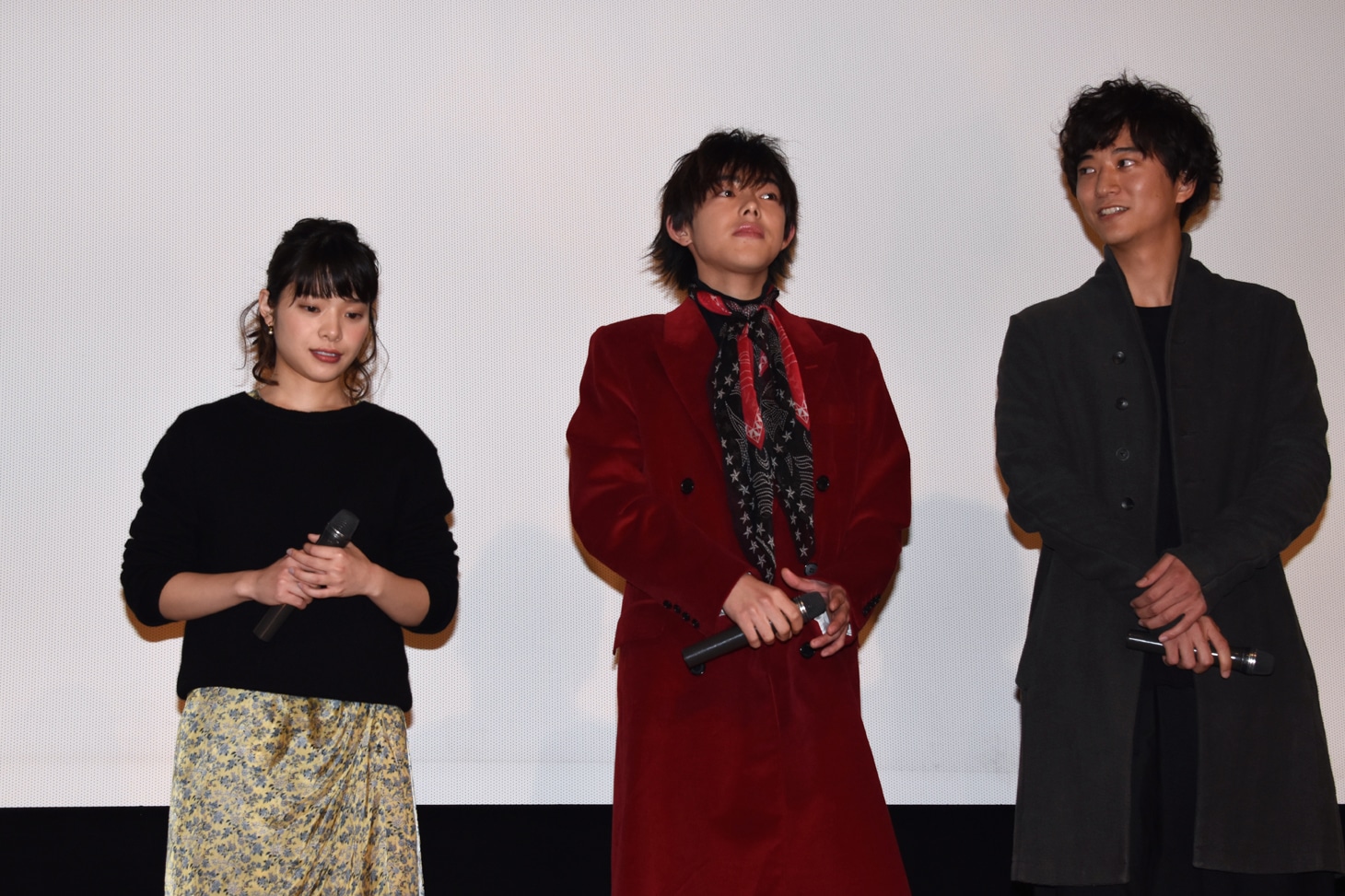 左から岸井ゆきの、吉村界人、浅香航大。