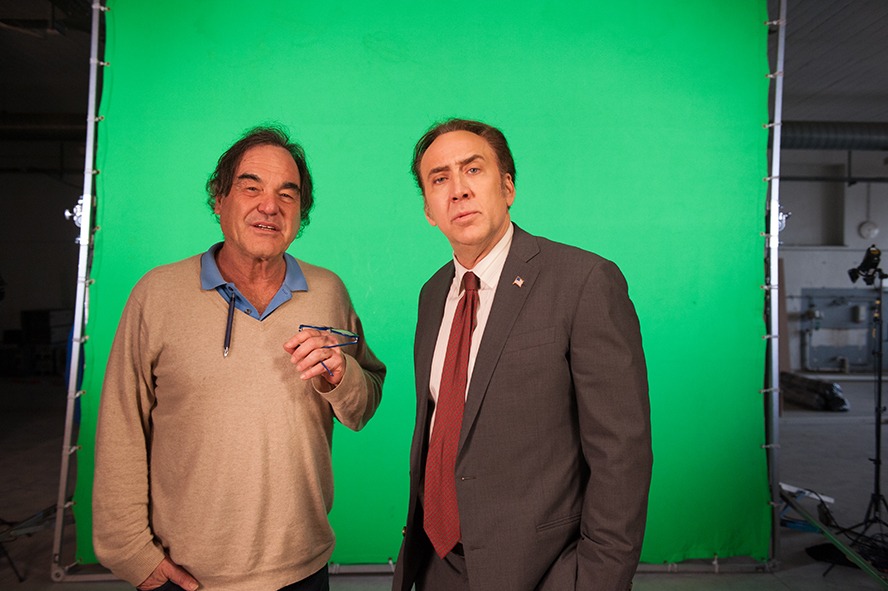 左からオリヴァー・ストーン、ニコラス・ケイジ。