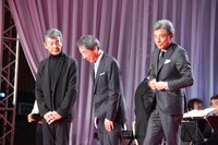 左から柴田恭兵、村川透、舘ひろし。