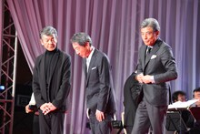 左から柴田恭兵、村川透、舘ひろし。