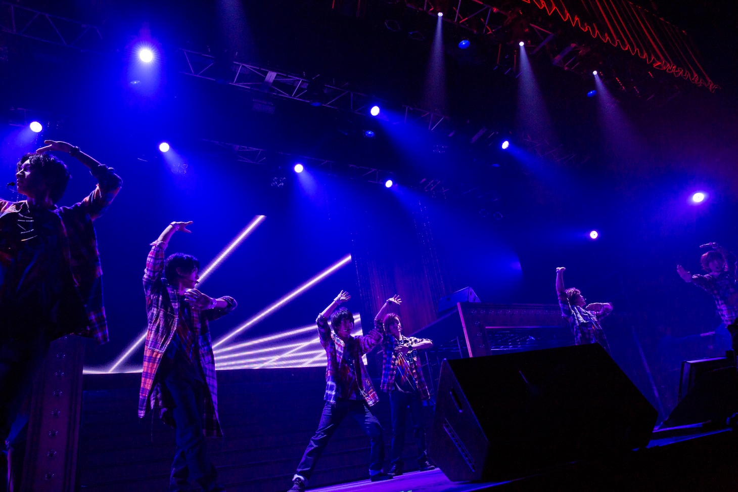 「FLASH」より。