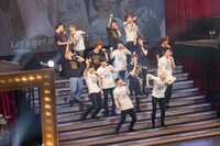 「YES! WE CAN!」より。