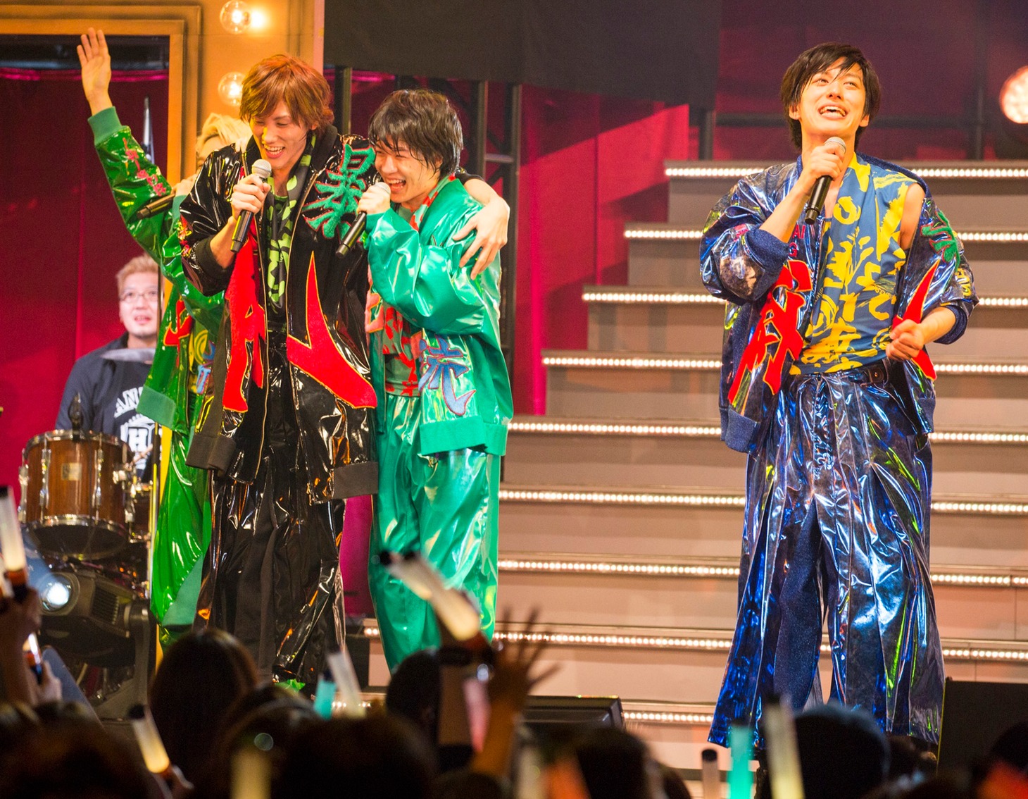 左から植原卓也、神木隆之介、水田航生。