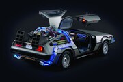1/8スケールのデロリアン。