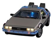 1/8スケールのデロリアン。