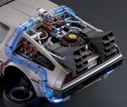 1/8スケールのデロリアンのタイムトラベル機構。