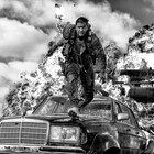 「マッドマックス」ブラック&クローム版のV8上映決定、叫ぶもよし鳴らすもよし