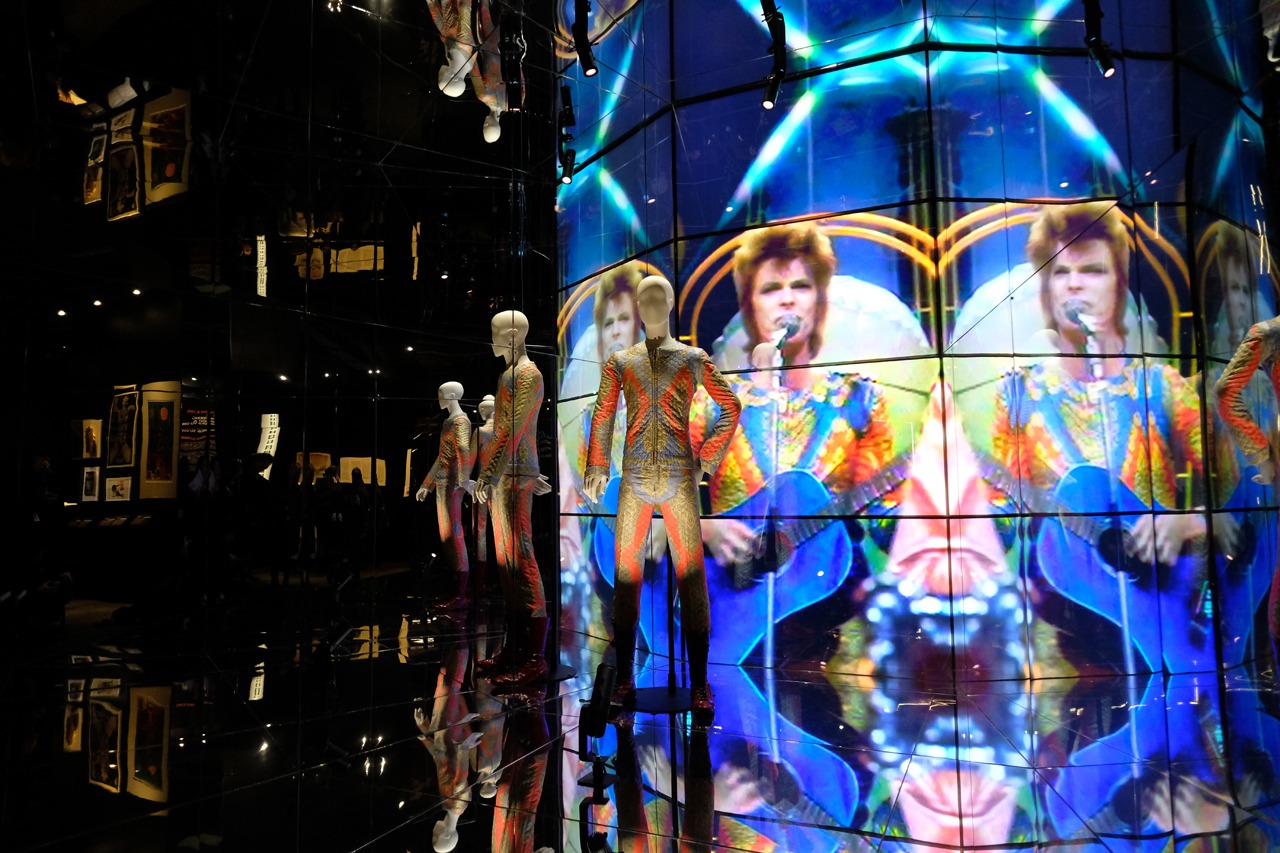「DAVID BOWIE is」会場の様子。