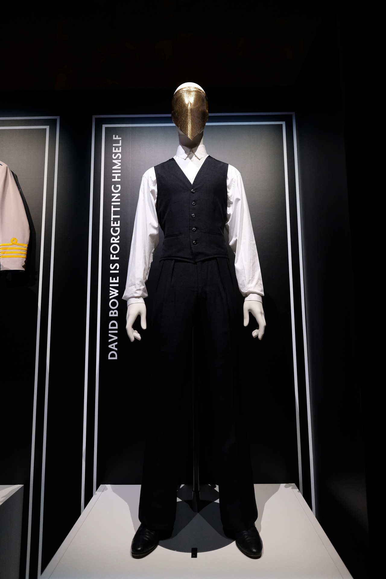 「DAVID BOWIE is」会場の展示物。