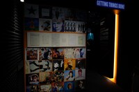 「DAVID BOWIE is」会場の展示物。