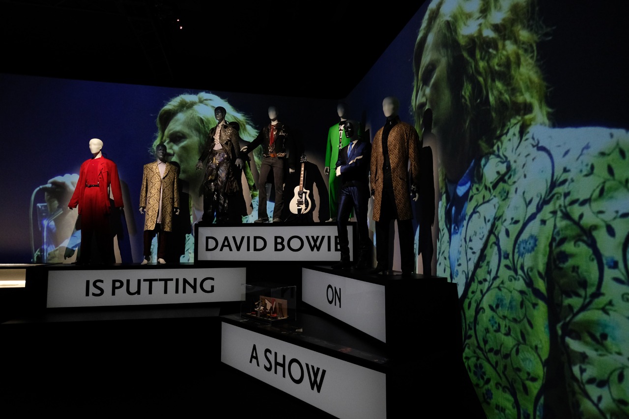 「DAVID BOWIE is」会場の展示物。