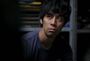 「ケンとカズ」より、カトウシンスケ。(c)「ケンとカズ」製作委員会