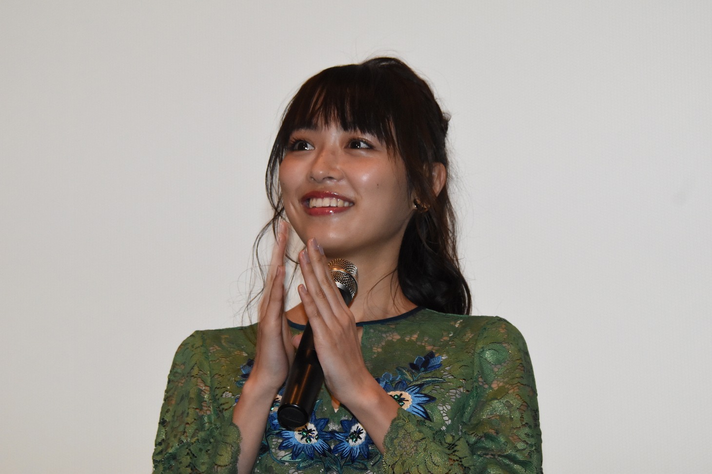 内田理央