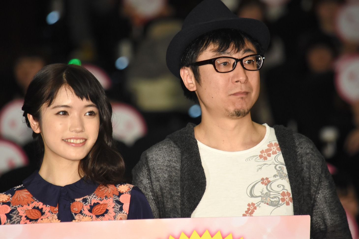「僕らのごはんは明日で待ってる」 初日舞台挨拶の様子。