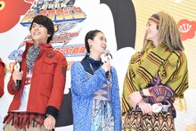 左から中尾暢樹、柳美稀、南羽翔平。