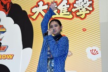 名乗りを披露する柳美稀。