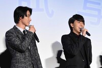 左から山崎賢人、松尾太陽。