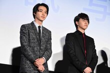 左から山崎賢人、松尾太陽。