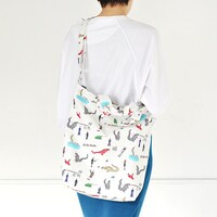 「シン・ゴジラ」×鬼頭祈 キャンバスショルダートート（3780円）