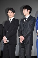 左から青木玄徳、山田裕貴。