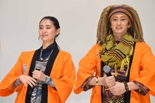 左から柳美稀、南羽翔平。