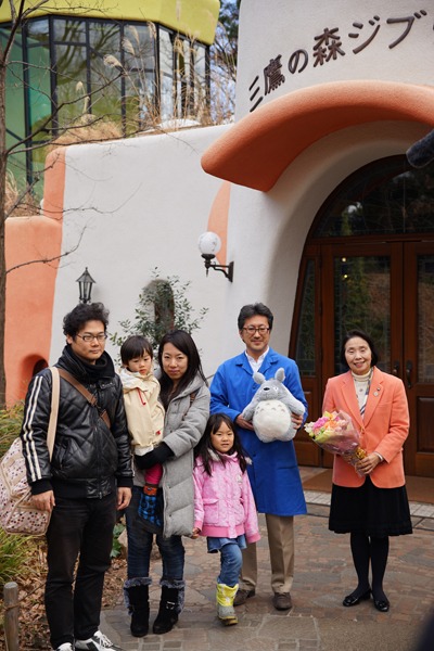 1000万人目の来場者を祝うセレモニーの様子。 (c)Museo d'Arte Ghibli